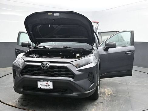 Used 2021 Toyota RAV4 LE w/ Carpet Mat Package (TMS) AWD/4WD image 45