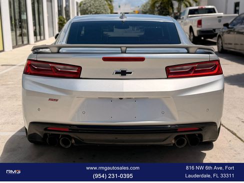Used 2016 Chevrolet Camaro SS RWD image 6