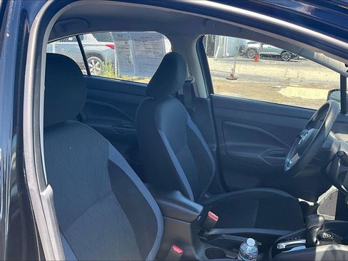 Used 2025 Nissan Versa SV FWD image 6