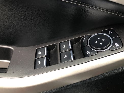 Used 2023 Ford Explorer Limited image 26