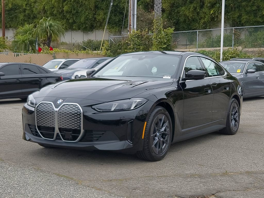 New 2026 BMW i4 eDrive40 w/ Parking Assistance Package RWD image 2