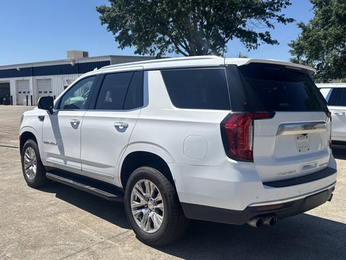 Used 2022 GMC Yukon Denali RWD image 11