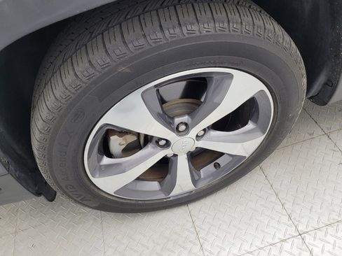 Used 2019 Jeep Cherokee Limited FWD image 31