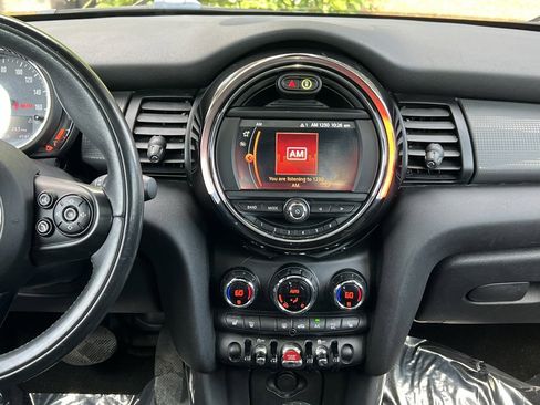 Used 2021 MINI Cooper 4-Door Hardtop image 41