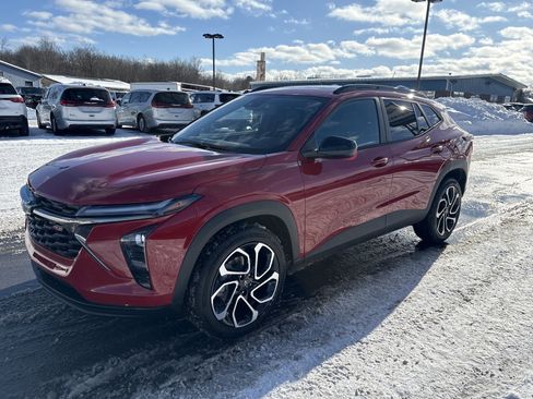 New 2026 Chevrolet Trax RS w/ Sunroof Package image 8
