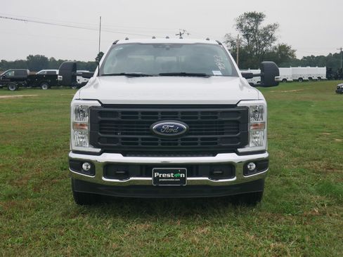 New 2025 Ford F250 XL w/ XL Chrome Package image 2