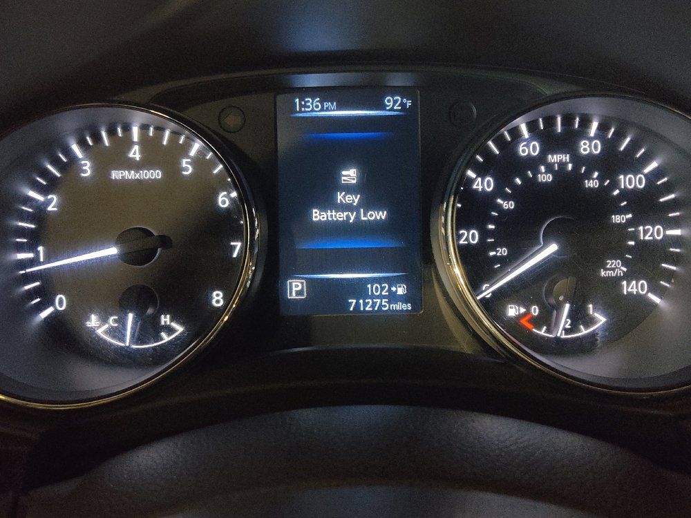Used 2017 Nissan Rogue SV w/ SV Premium Package FWD image 23