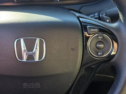 Used 2017 Honda Accord EX-L image 18