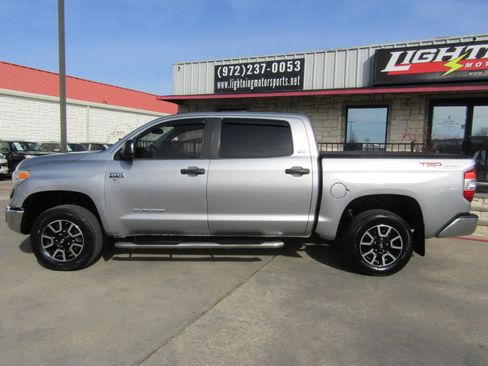 Used 2015 Toyota Tundra SR5 w/ SR5 Upgrade Package image 2
