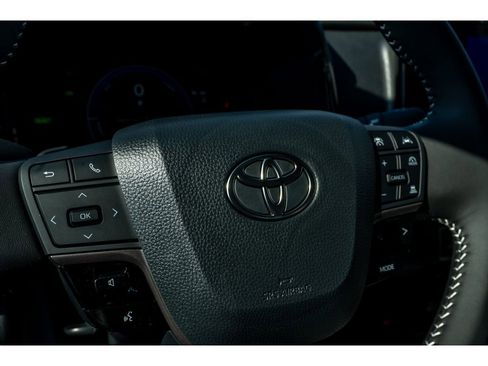 Used 2026 Toyota Camry SE image 29