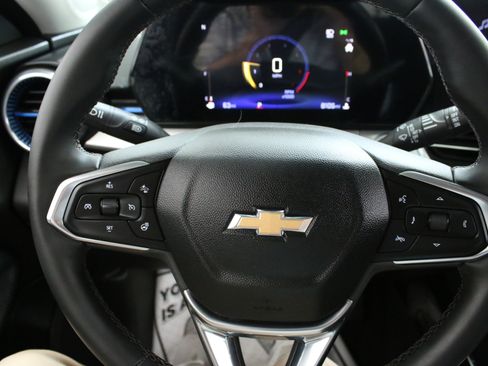 Used 2024 Chevrolet Trax LT w/ Driver Confidence Package FWD image 13