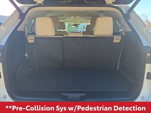 Used 2021 Toyota Highlander Limited image 14