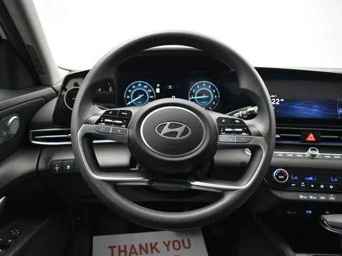 Used 2024 Hyundai Elantra SEL FWD image 19