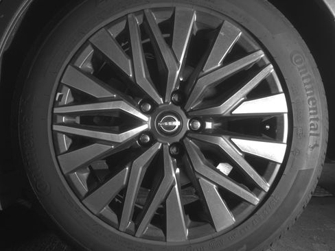 Used 2025 Nissan Altima 2.5 SV image 14