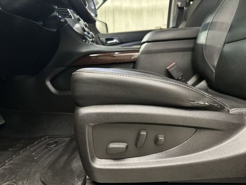 Used 2017 GMC Yukon SLT image 18