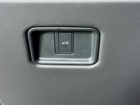 New 2026 Land Rover Range Rover Long Wheelbase SE AWD/4WD image 10