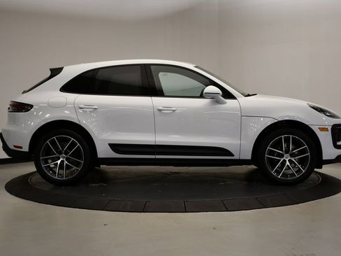 Certified 2026 Porsche Macan AWD/4WD image 8
