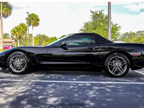 Used 1998 Chevrolet Corvette Convertible w/ Memory Pkg RWD image 15