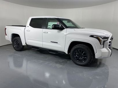 New 2026 Toyota Tundra SR5 w/ SR5 Premium Package