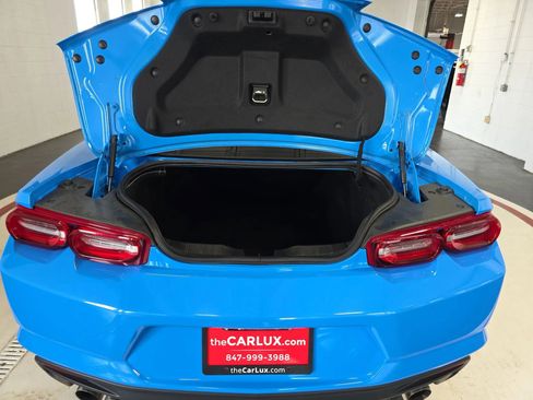 Used 2022 Chevrolet Camaro LT w/ Technology Package image 11