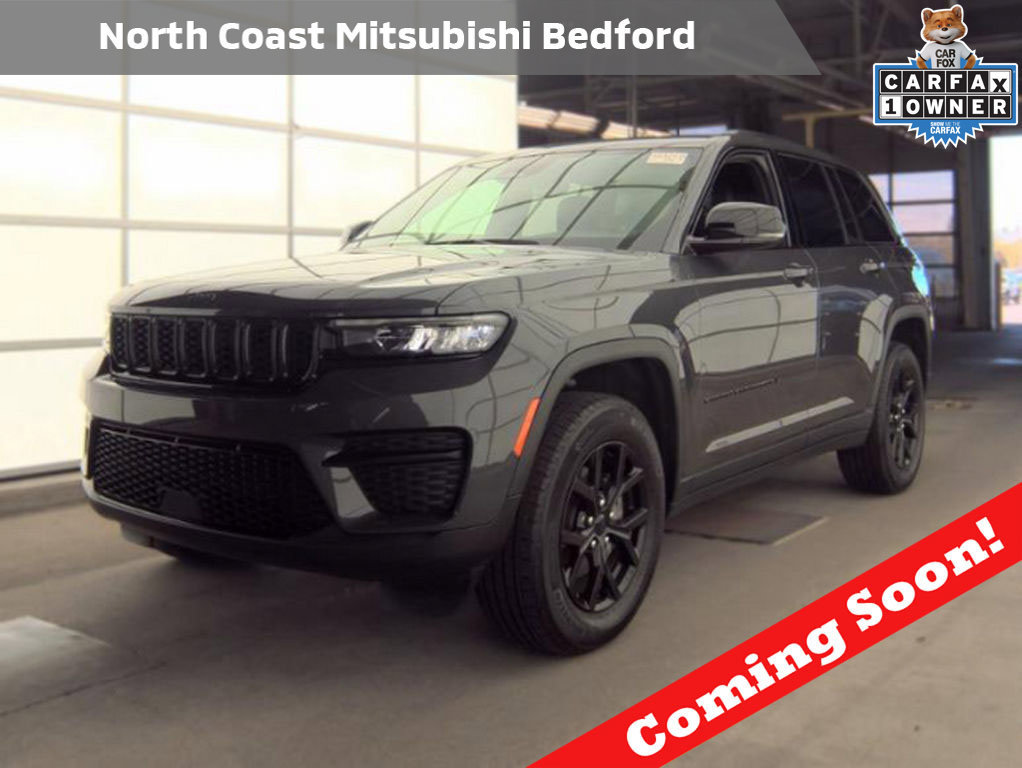Used 2024 Jeep Grand Cherokee Altitude AWD/4WD image 1