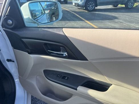 Used 2015 Honda Accord EX-L image 17