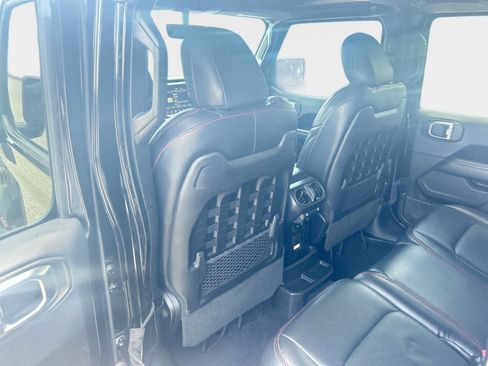 Used 2019 Jeep Wrangler Unlimited Rubicon AWD/4WD image 12