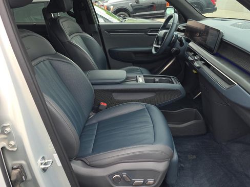 Certified 2024 Kia EV9 GT-Line AWD/4WD image 10