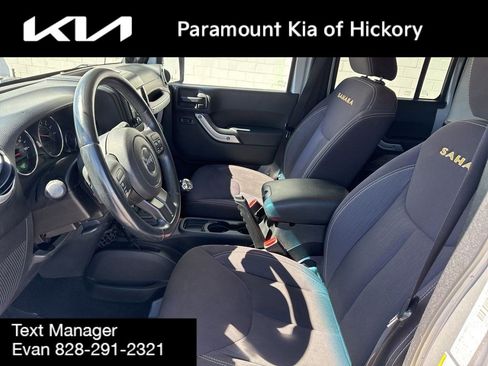 Used 2013 Jeep Wrangler Unlimited Sahara w/ Dual Top Group AWD/4WD image 15