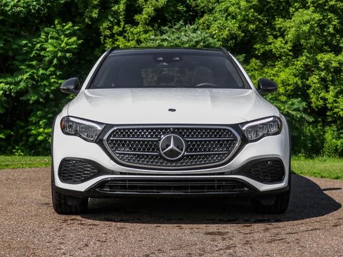 New 2025 Mercedes-Benz E 450 4MATIC All-Terrain Wagon image 4