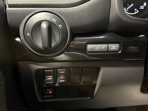 Used 2024 Nissan Titan SV w/ SV Bronze Edition Package image 35