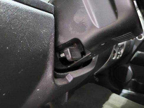 Used 2012 GMC Canyon SLE image 33