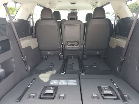 New 2026 Kia Carnival EX image 9