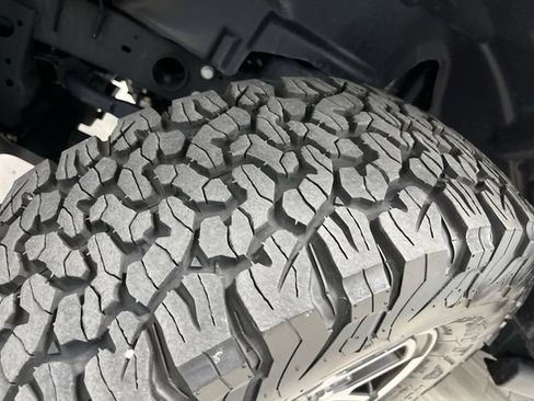 Used 2024 Jeep Wrangler Unlimited Rubicon image 37