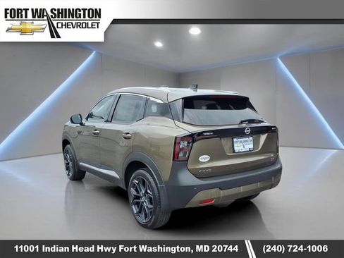 Used 2026 Nissan Kicks SR w/ SR Premium Package FWD image 3