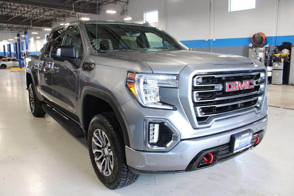 Used 2022 GMC Sierra 1500 AT4 w/ Technology Package AWD/4WD image 3