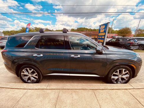 Used 2022 Hyundai Palisade Limited w/ Winter Package AWD/4WD image 5