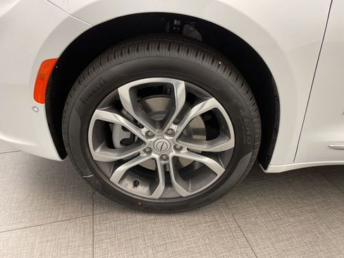 New 2026 Chrysler Pacifica Pinnacle w/ Trailer Tow Group image 8