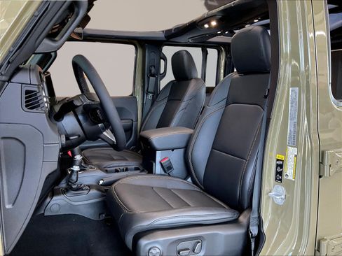 New 2026 Jeep Wrangler Unlimited Sahara AWD/4WD image 15