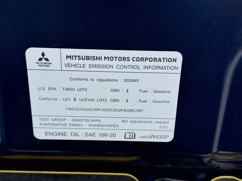 Used 2025 Mitsubishi Outlander SE AWD/4WD image 21