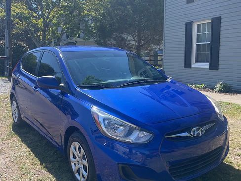 Used 2013 Hyundai Accent GS FWD image 4