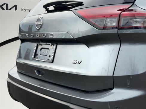 Used 2024 Nissan Rogue SV image 29