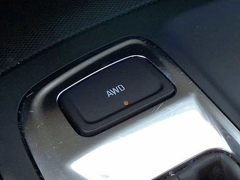 Used 2024 Chevrolet Equinox LS w/ LS Convenience Package AWD/4WD image 24