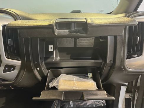 Used 2015 GMC Sierra 1500 SLE w/ SLE Value Package image 28