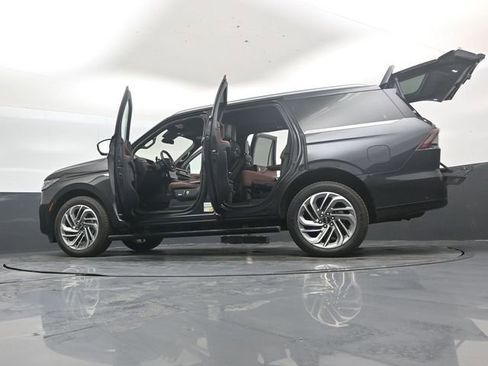 Used 2025 Lincoln Navigator Reserve AWD/4WD image 56