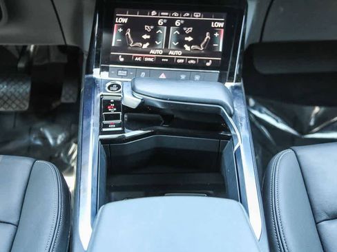 Used 2023 Audi e-tron Premium w/ Convenience Plus Package AWD/4WD image 14