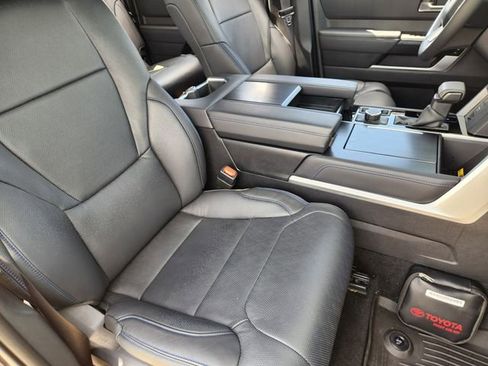 Used 2025 Toyota Tundra Platinum w/ TRD Off-Road Package AWD/4WD image 10