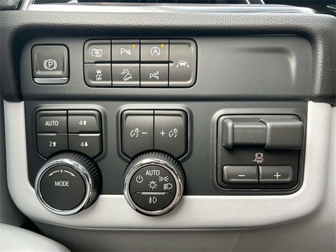 New 2026 Chevrolet Tahoe Premier w/ Sun And Tow Package image 18