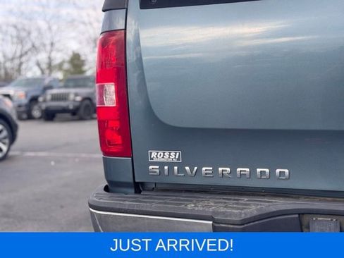 Used 2009 Chevrolet Silverado 1500 W/T AWD/4WD image 9