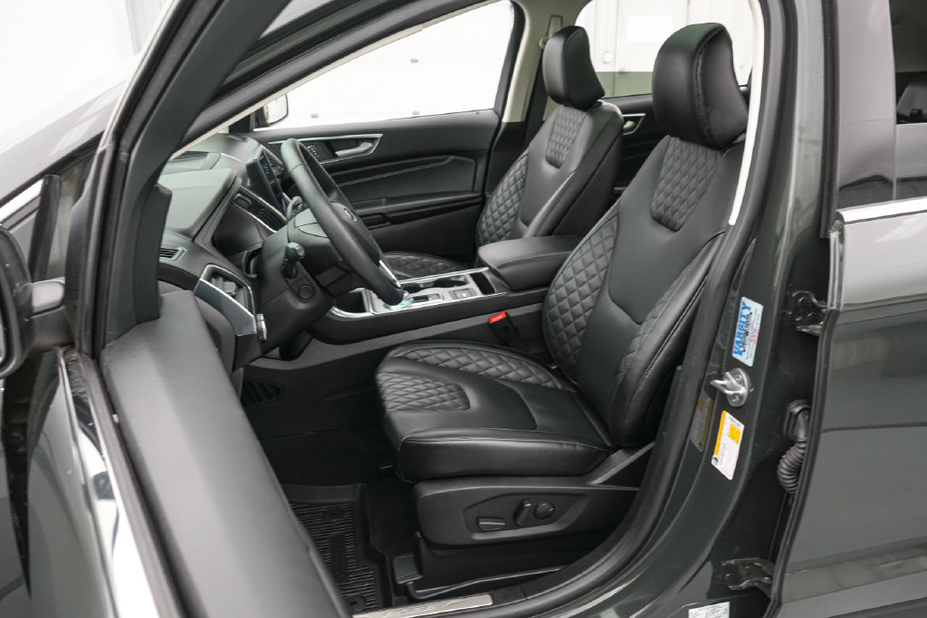 Certified 2024 Ford Edge Titanium w/ Equipment Group 301A AWD/4WD image 11